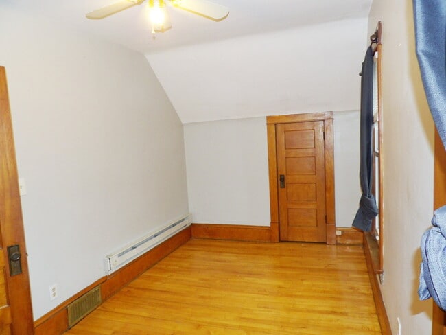 Building Photo - Pet-Friendly South Mpls 1BR | Fenced Yard | Available Immediately!
