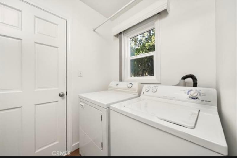 Building Photo - 523 Larkin Dr