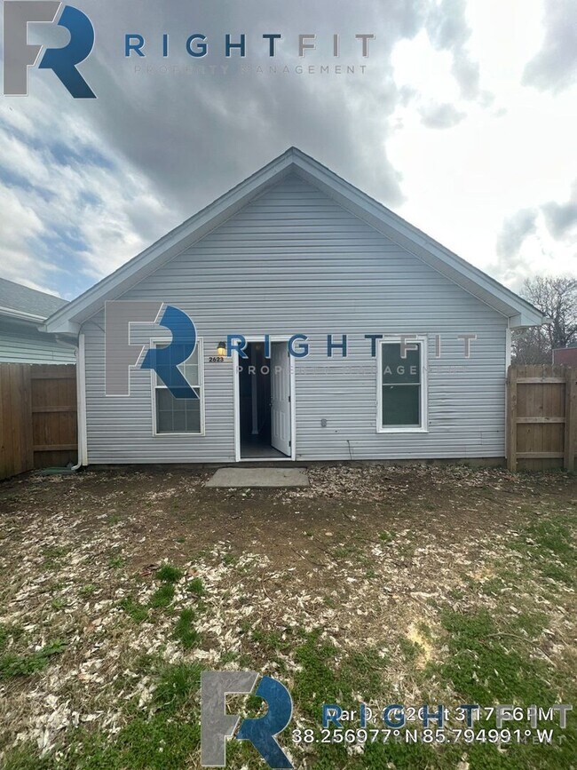 Building Photo - Gorgeous Renovated Home in Louisville