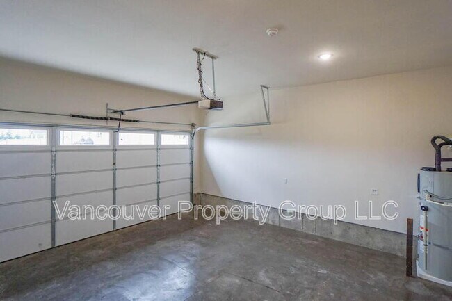 Building Photo - 2351 E Otter Lp