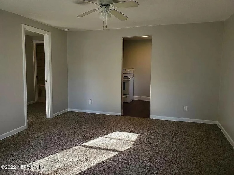 Building Photo - 3359 Columbus Ave