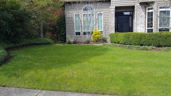 Building Photo - 17083 SW Arbutus Dr