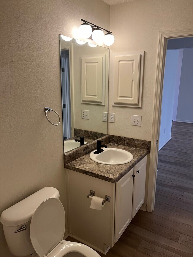 Building Photo - 342 Manchester Ln