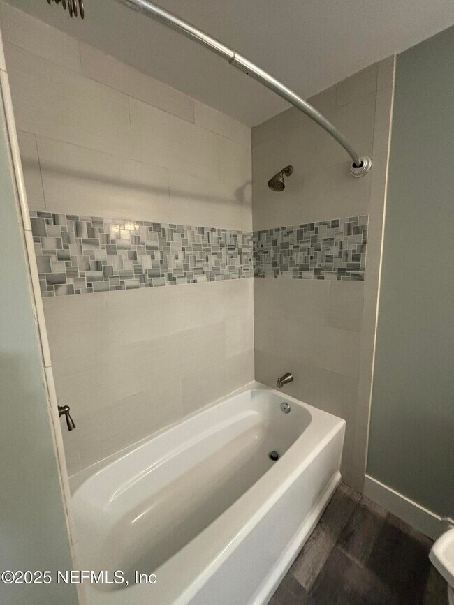 Building Photo - 200 Ironwood Dr