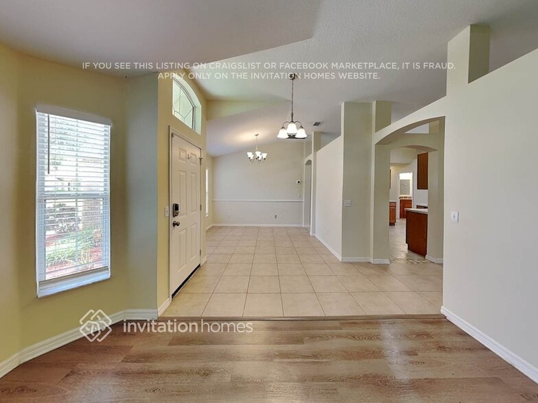 Building Photo - 370 Pine Springs Dr