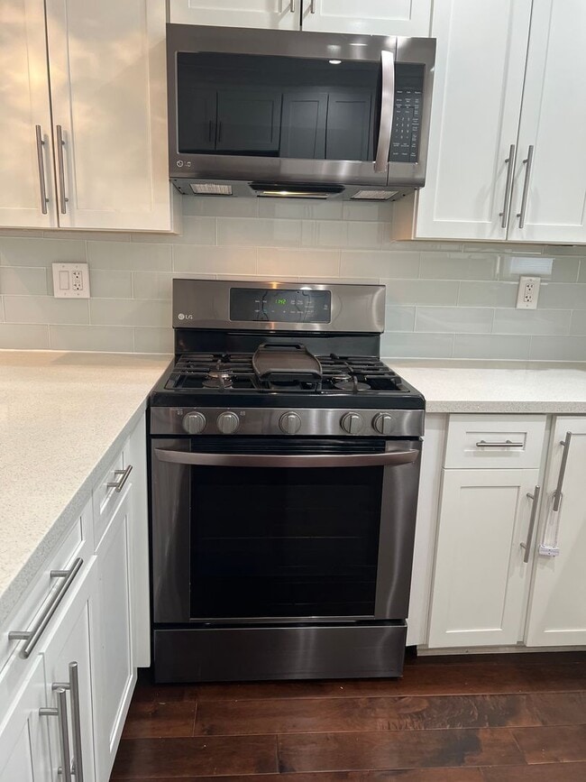Building Photo - 3 bed/2 bath Jose Home Near HW 85 at Almad...