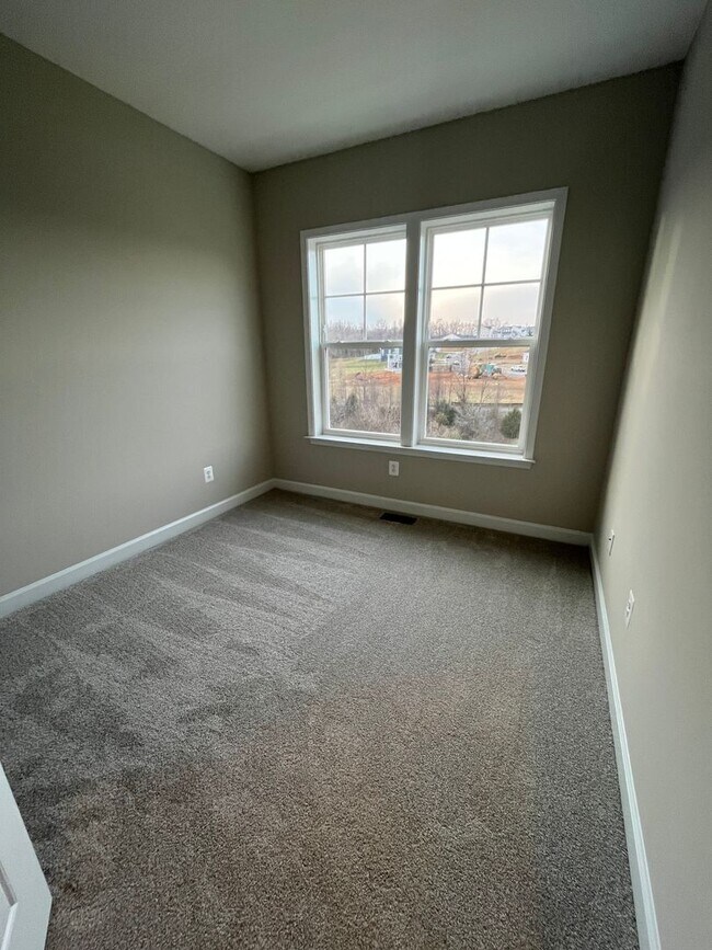 Building Photo - ***FIRST MONTH RENT FREE** BRAND NEW Townhouse in Preston Lake -