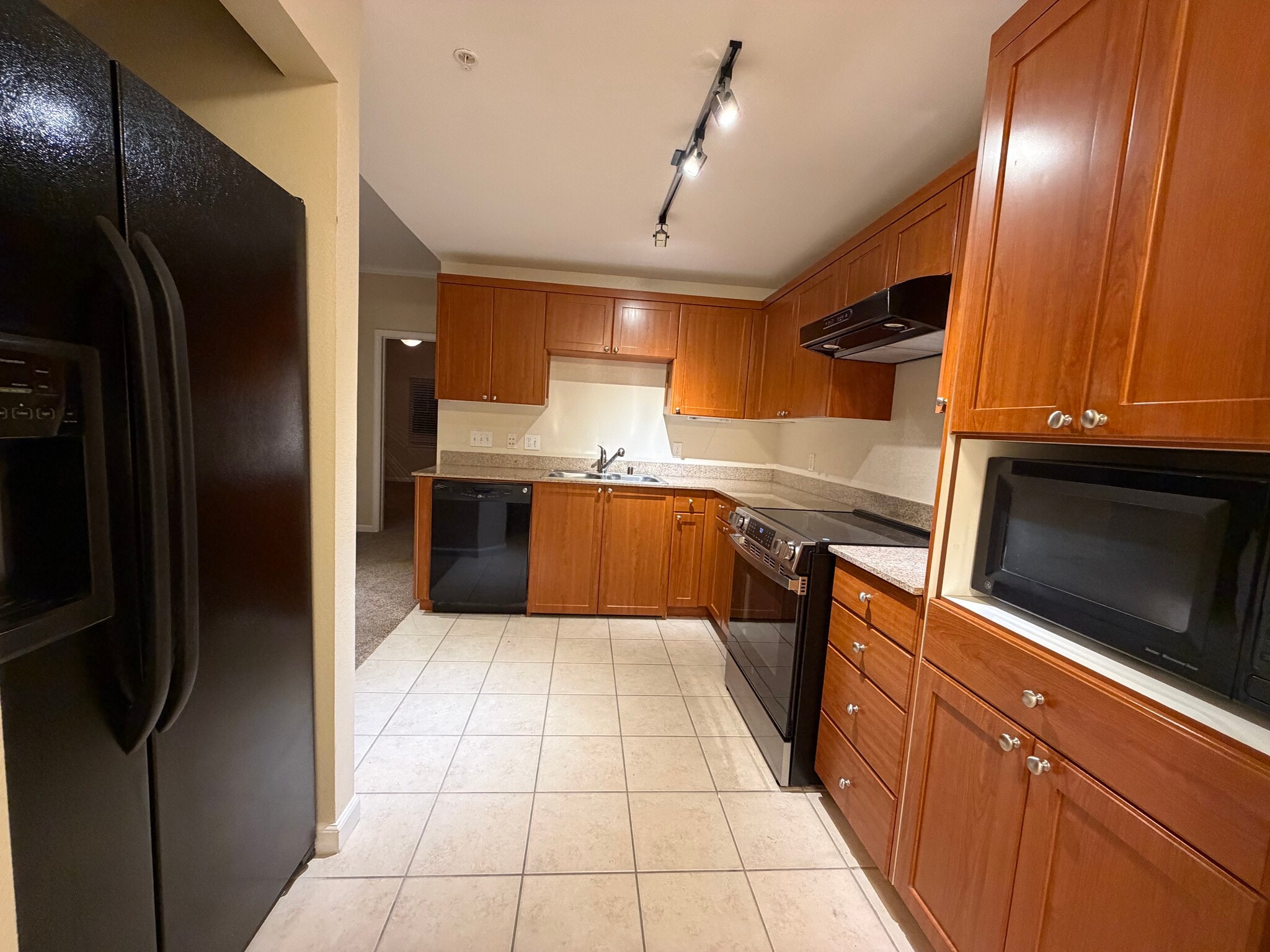 Building Photo - 1818 Moore Blvd