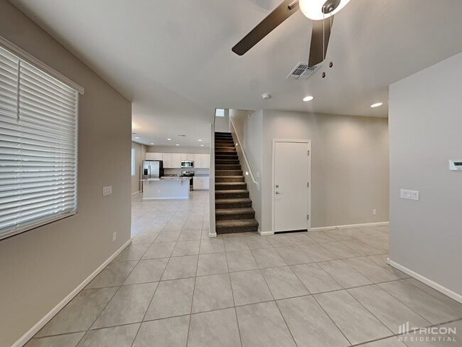 Building Photo - 8624 E Posada Ave