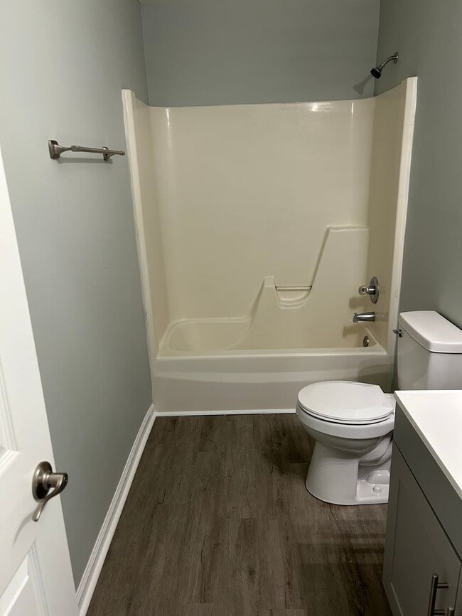 Building Photo - 122 Windsong Rd