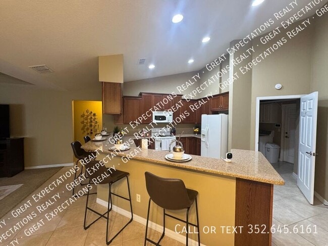 Building Photo - 5303 SW 88 Pl