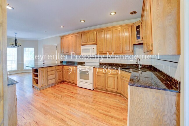 Building Photo - 10119 S College Pl