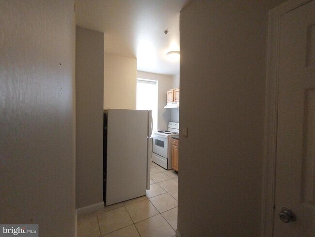 Primary Photo - 307 Dolphin St