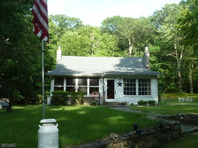 Building Photo - 860 Burnt Meadow Rd