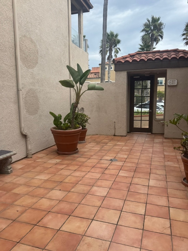 Entry of building inside gated security door - 1400 Pacific Coast Hwy