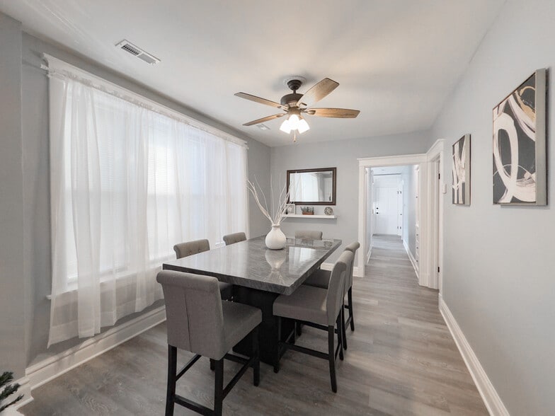 Building Photo - 2039 W 23rd St