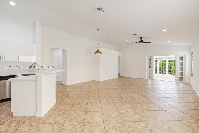 Building Photo - 1509 Canary Island Dr