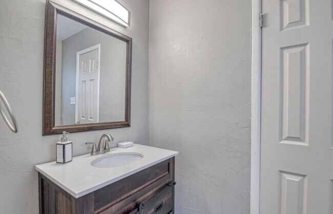 Building Photo - 4508 NW 34th St