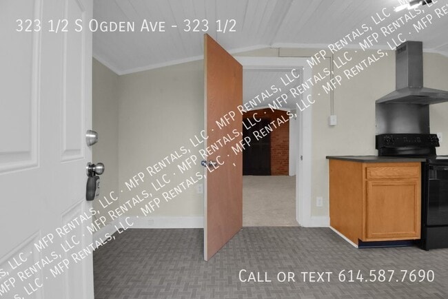 Building Photo - 323 1/2 S Ogden Ave