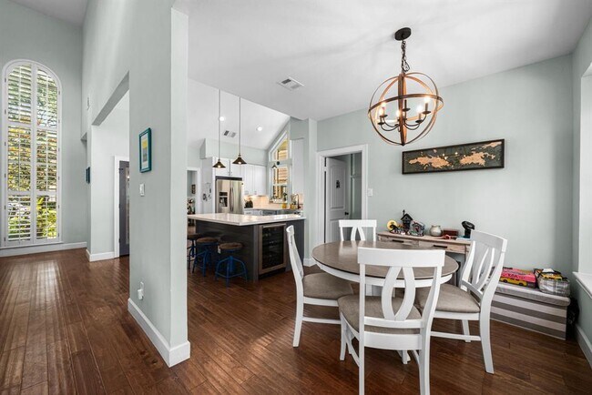 Building Photo - 11414 Del Monte Dr