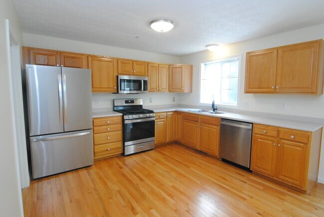 Building Photo - 68 Georgetown Dr