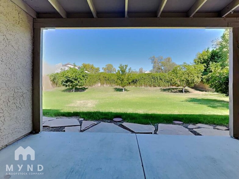 Building Photo - 818 E Piute Ave