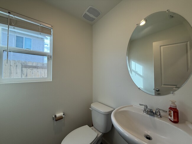 Building Photo - 3087 Thyme Pl