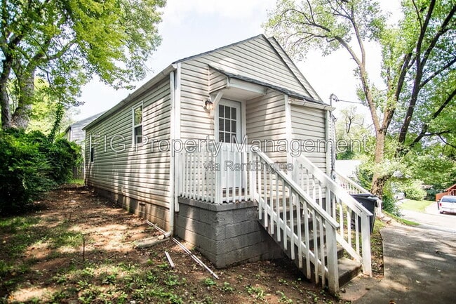Building Photo - 607 Hillview Rd