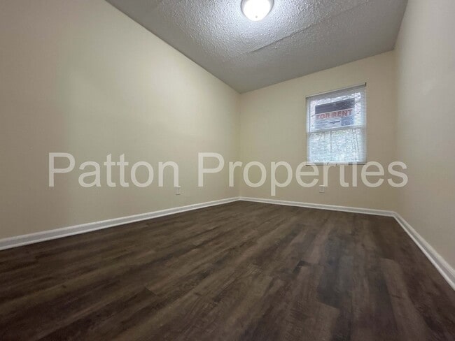 Building Photo - Crane Forest Home