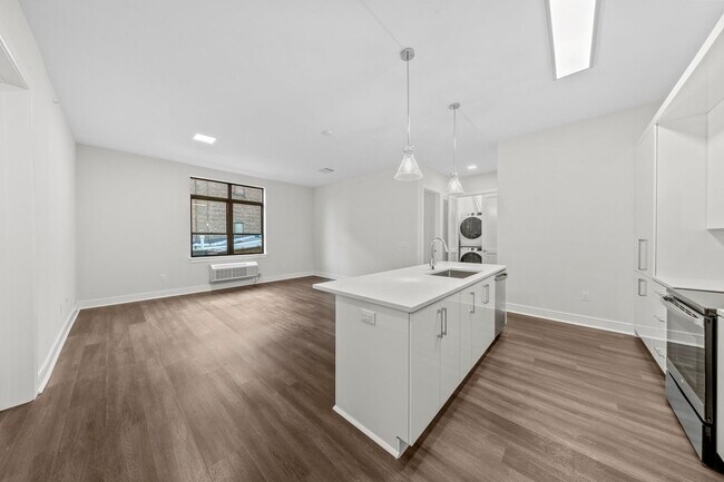 Primary Photo - 121 34th St