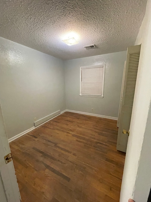 Building Photo - 404 E Madison St