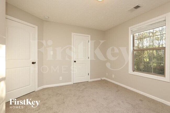 Building Photo - 1412 Freedom Dr