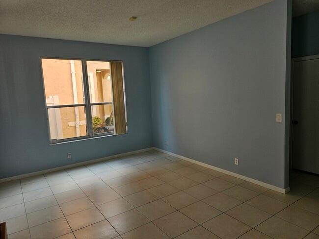 Living Area - 15746 SW 20th St