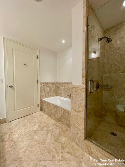 Building Photo - 1 Charles St S