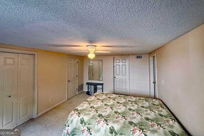 Building Photo - 3550 River Trace Dr