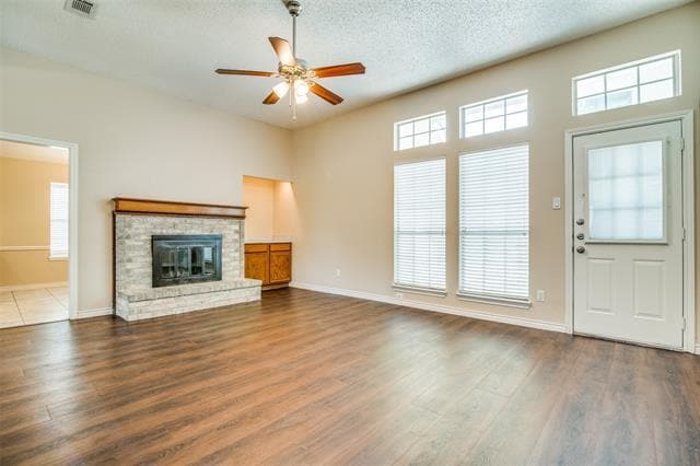 Building Photo - 1802 Elm Creek Dr