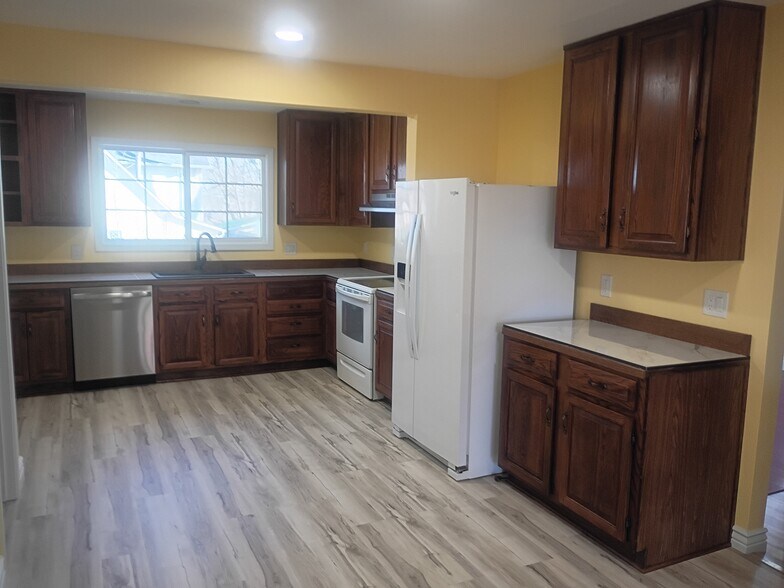 Building Photo - 914 Jackson St