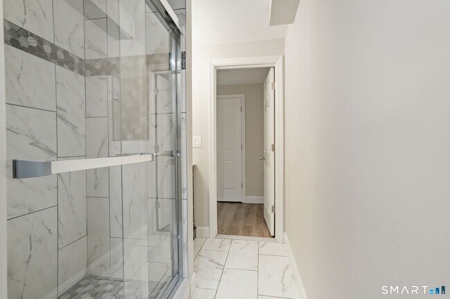 Building Photo - 51 Brittania Dr