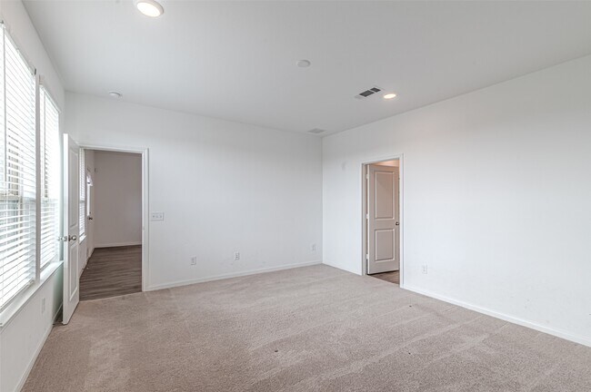 Building Photo - 21119 Turtle Gln Ln