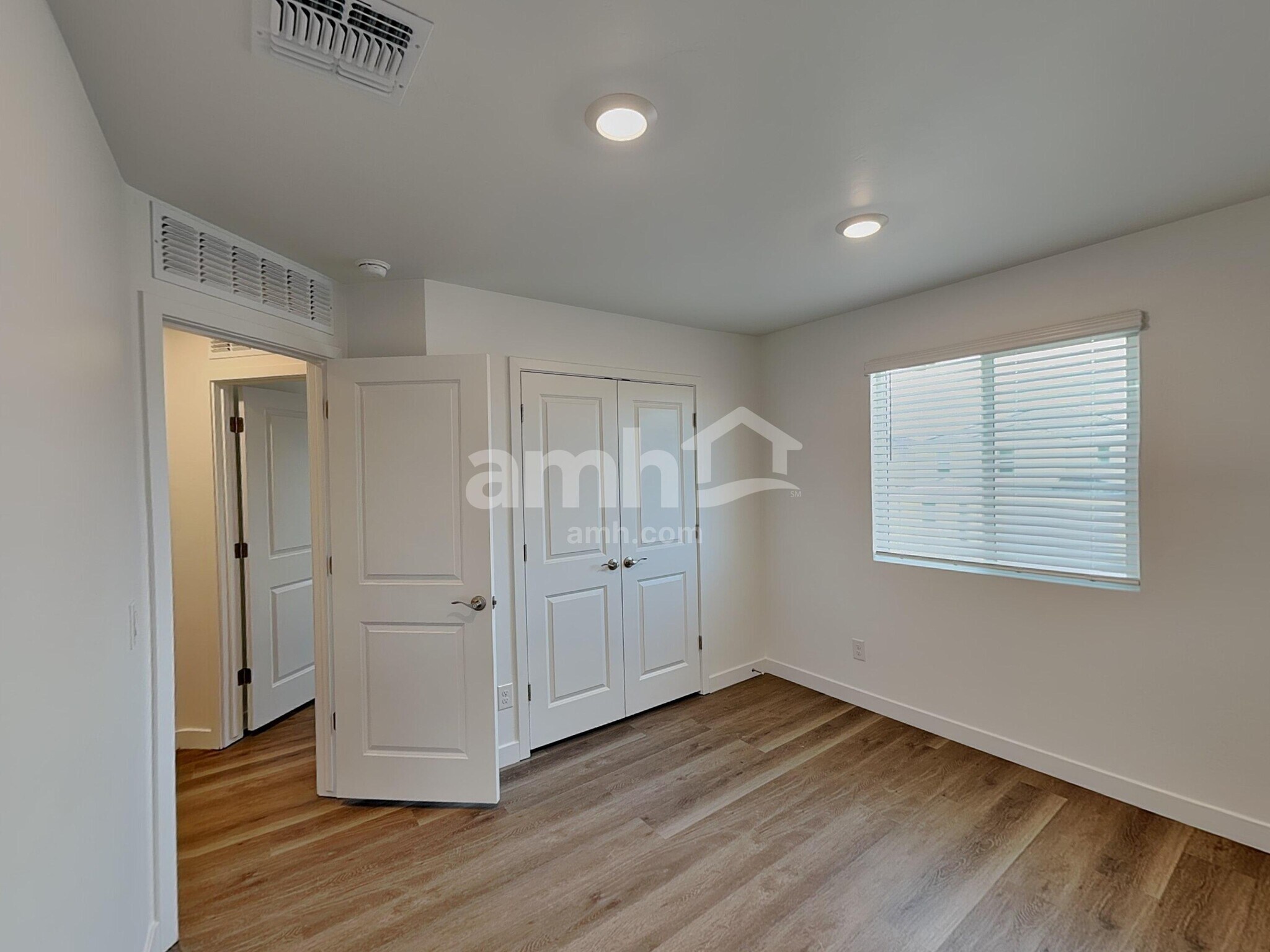 Building Photo - 9630 E Friedel Dr