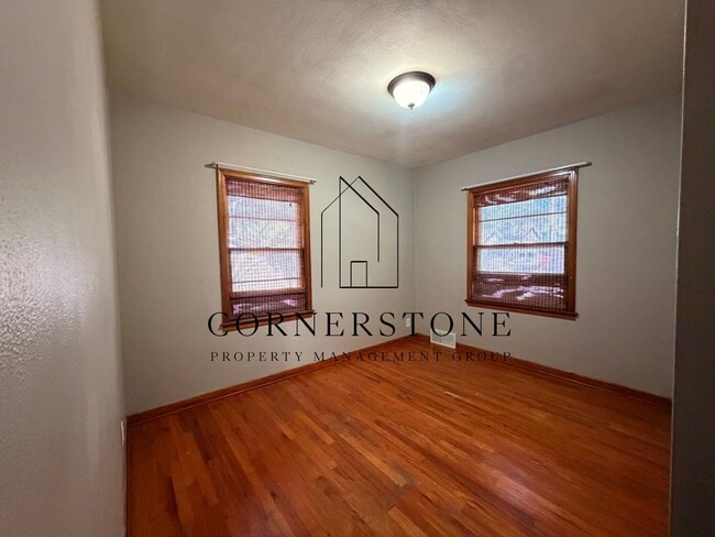 Building Photo - Spacious 2+ bedroom Ranch $850