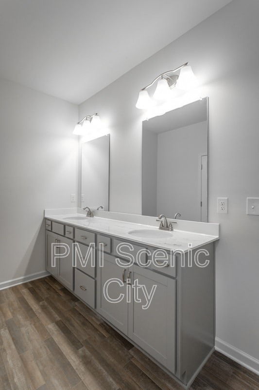 Building Photo - 8836 Meadowvale Ct