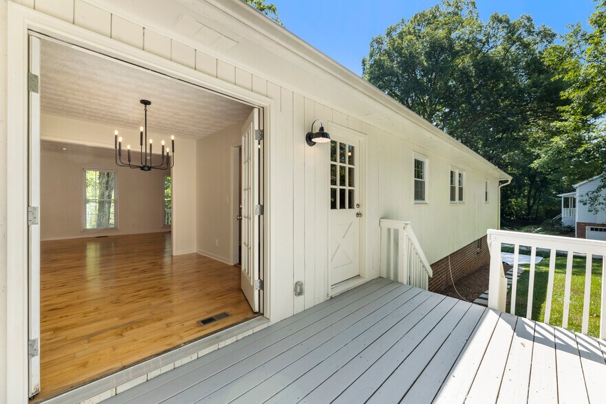 Building Photo - 4133 Thornwall Dr