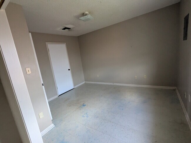Building Photo - 408 Scotsdale St