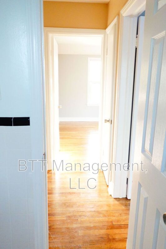 Building Photo - 7905 Flower Ave