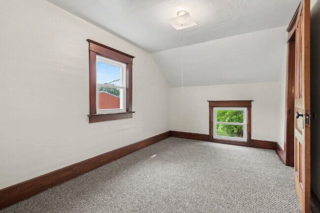 Building Photo - Secluded Farmhouse on over 1.5 acres.  $1990/ Month.  3 beds/ 2 baths