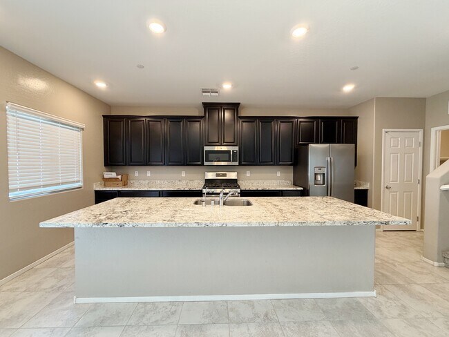 Building Photo - 4495 Vigny St