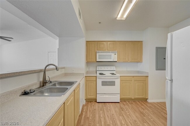 Building Photo - 6955 N Durango Dr