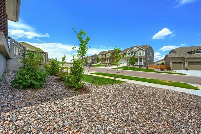 Building Photo - 15895 Red Bud Dr