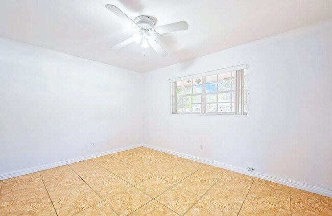 Building Photo - 5749 Buchanan St